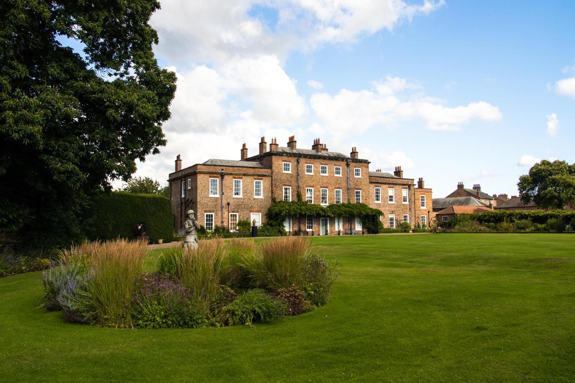 Thirsk Hall South Wing, North Yorkshire Екстериор снимка